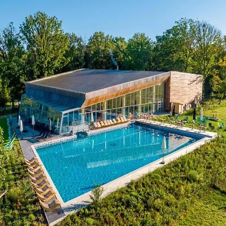 Holiday home Stylish Retreat With Garden