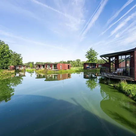 Stylish Retreat With Garden