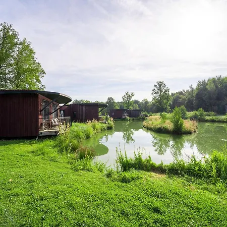 Dom wakacyjny Stylish Retreat With Garden Antoing
