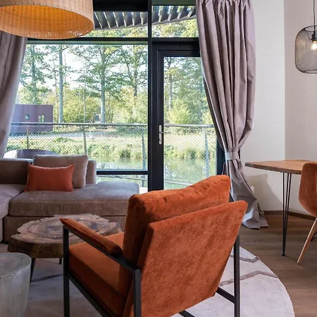 Dom wakacyjny Stylish Retreat With Garden *