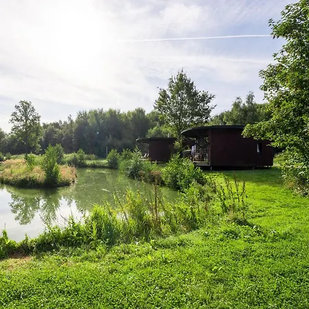 Stylish Retreat With Garden