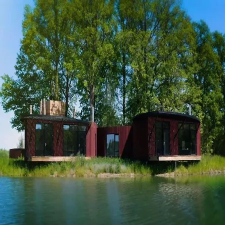 Holiday home Stylish Retreat With Garden